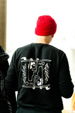 T-shirt noir – Deux surfeuses